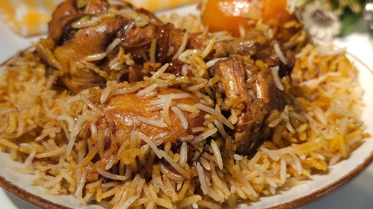 Kolkata Chicken Biryani Recipe | Authentic Bengali Style Chicken Biryani at Home