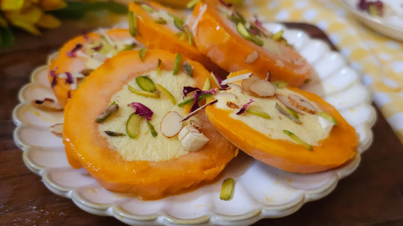 Stuffed Mango Kulfi Recipe | Creamy Mango Kulfi Dessert at Home